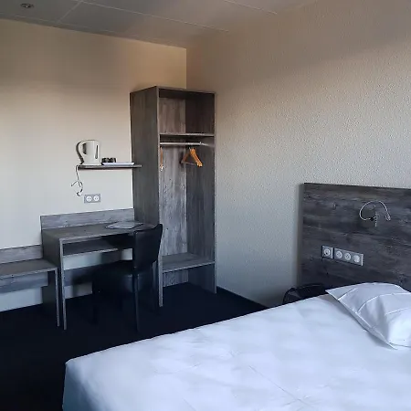 Hotel Jeanne D'arc Saint-Chély-dʼApcher